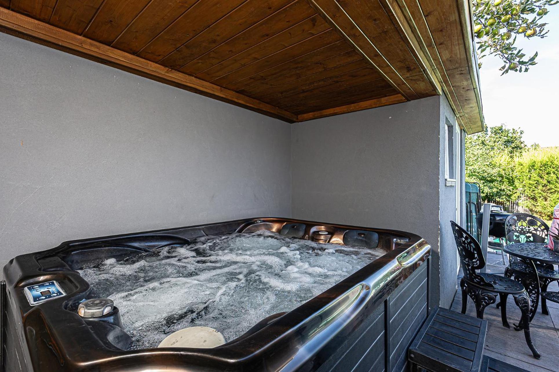 Gites Spa Strasbourg - Studio Romantique, Jacuzzi, Sauna, Terrasse Privee Furdenheim المظهر الخارجي الصورة