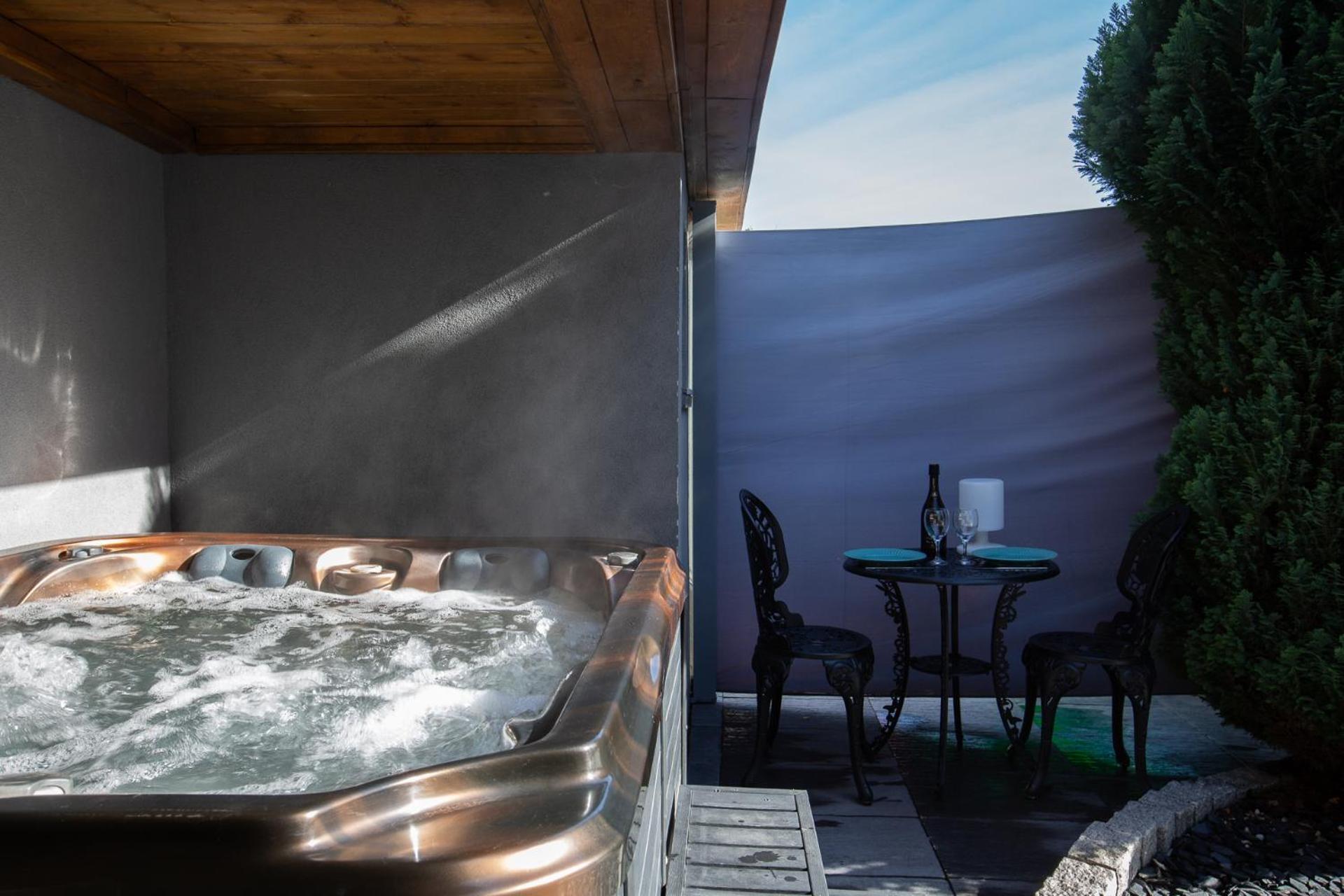 Gites Spa Strasbourg - Studio Romantique, Jacuzzi, Sauna, Terrasse Privee Furdenheim المظهر الخارجي الصورة