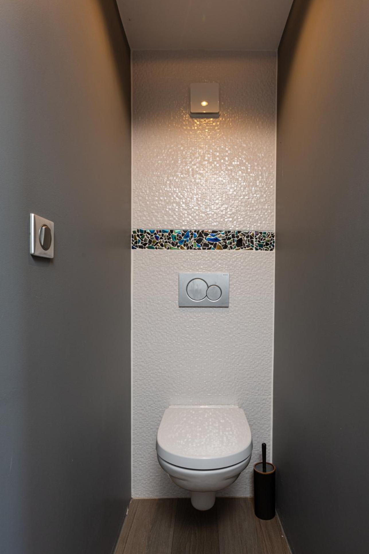 Gites Spa Strasbourg - Studio Romantique, Jacuzzi, Sauna, Terrasse Privee Furdenheim المظهر الخارجي الصورة