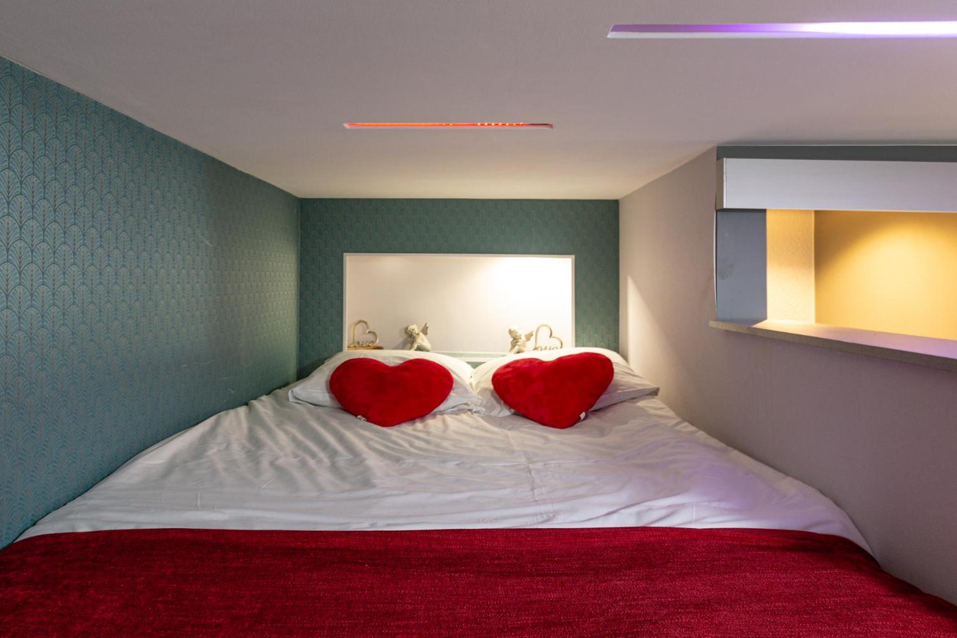 Gites Spa Strasbourg - Studio Romantique, Jacuzzi, Sauna, Terrasse Privee Furdenheim المظهر الخارجي الصورة