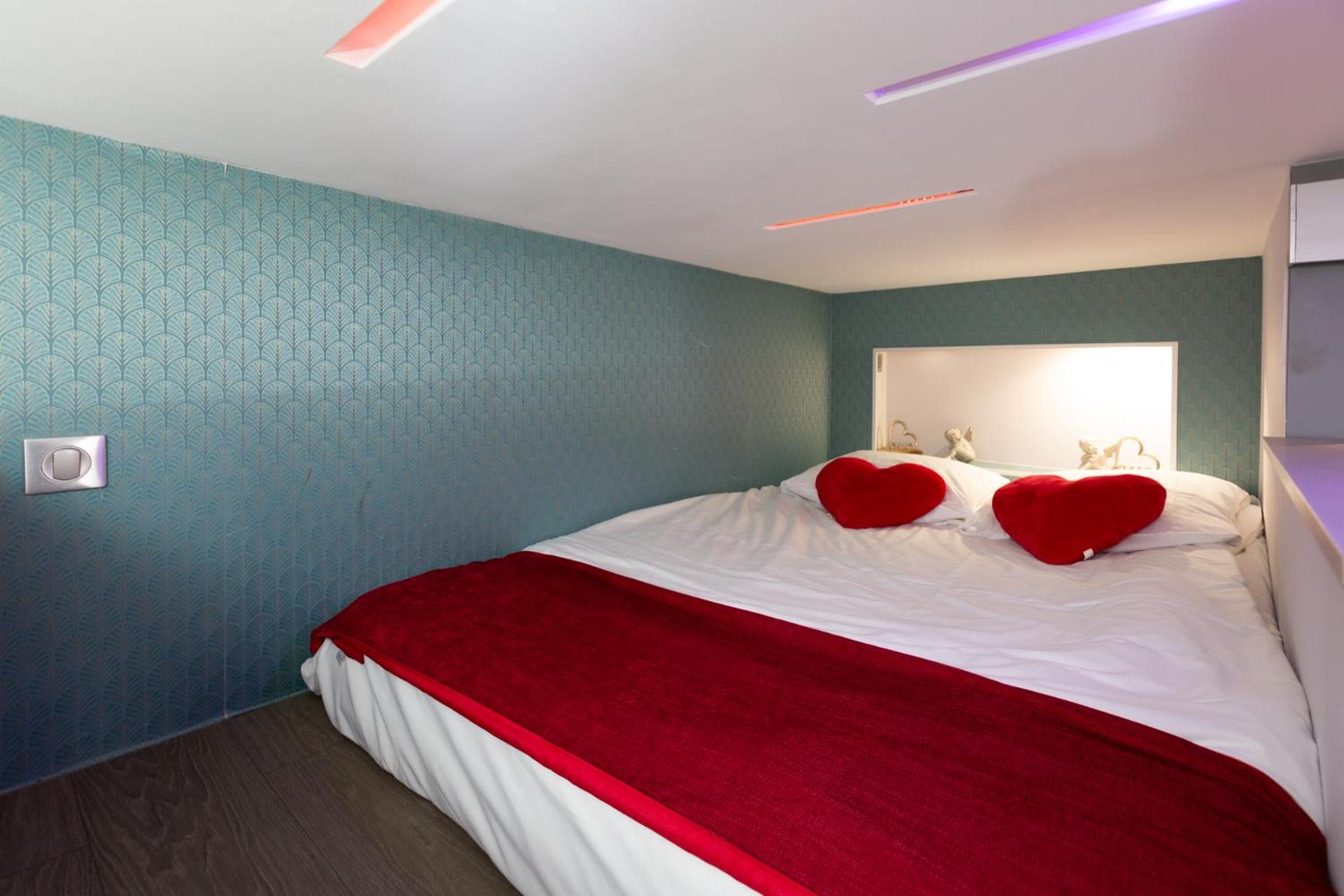 Gites Spa Strasbourg - Studio Romantique, Jacuzzi, Sauna, Terrasse Privee Furdenheim المظهر الخارجي الصورة