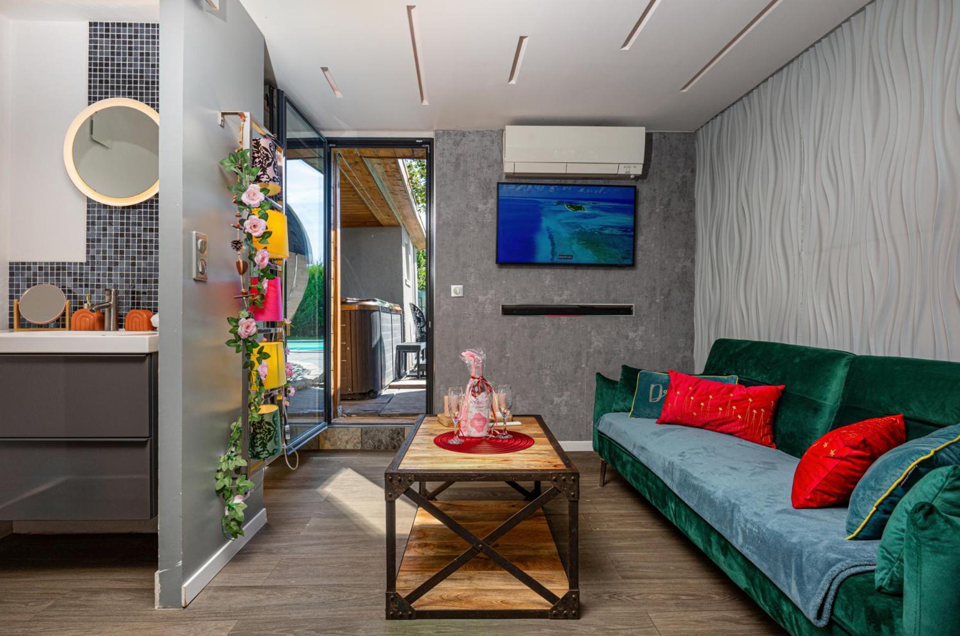 Gites Spa Strasbourg - Studio Romantique, Jacuzzi, Sauna, Terrasse Privee Furdenheim المظهر الخارجي الصورة